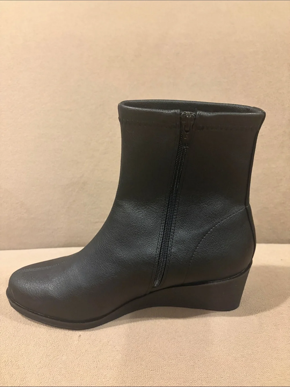 Women's Aerosoles NWOT Bonnie Wedge boots size 11